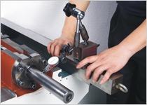 螺帽座精度校正，以確保傳動(dòng)精度。